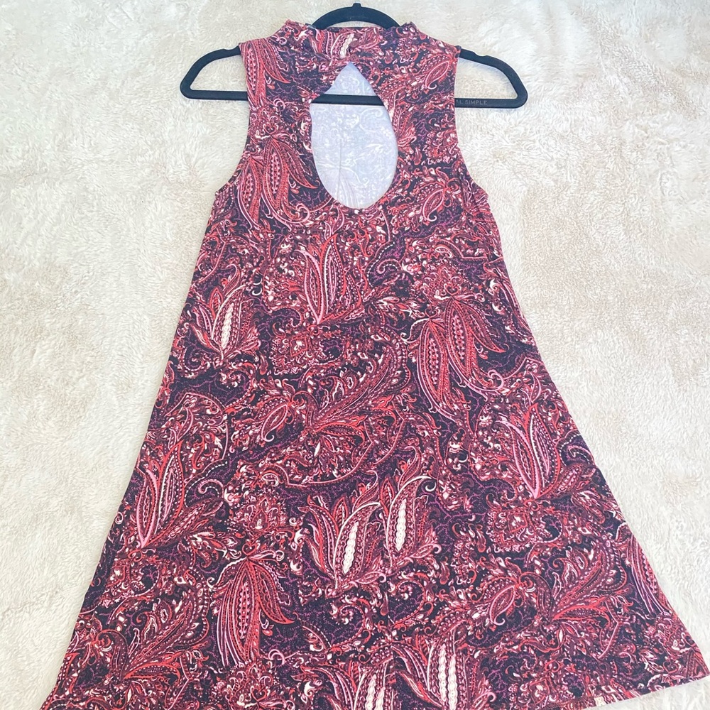 Dress - Picture 2 of 3